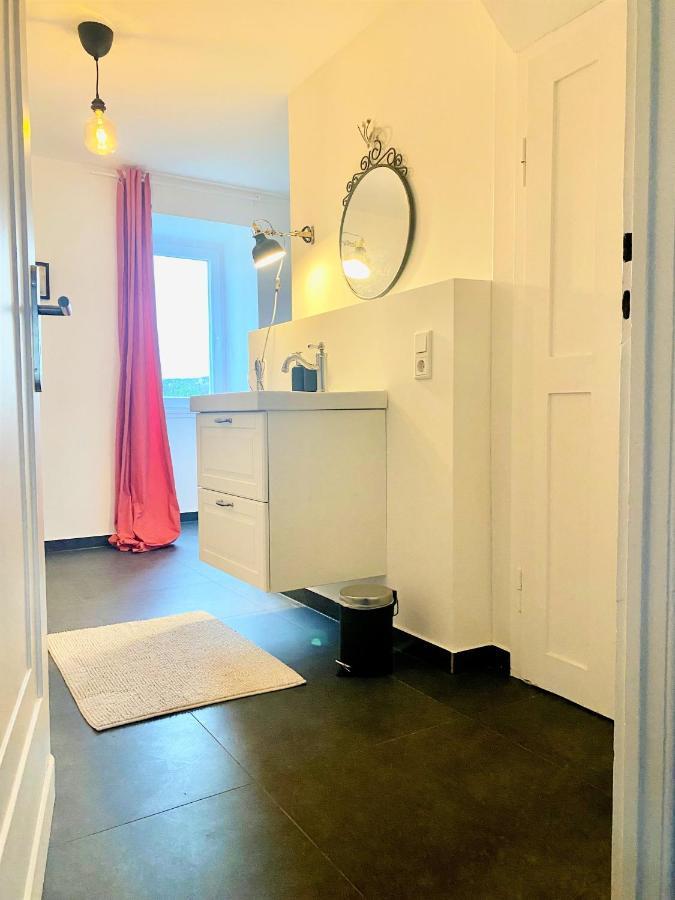 Mansard-Wohnung in Villa 2 Schlafzr, 85 m2, bis 4 Gäste ,Ferien- und Monteurwhg, Haustier möglich Hagen  Exterior foto